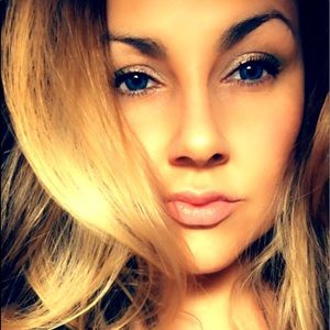 Meet your Posher, Bobbie